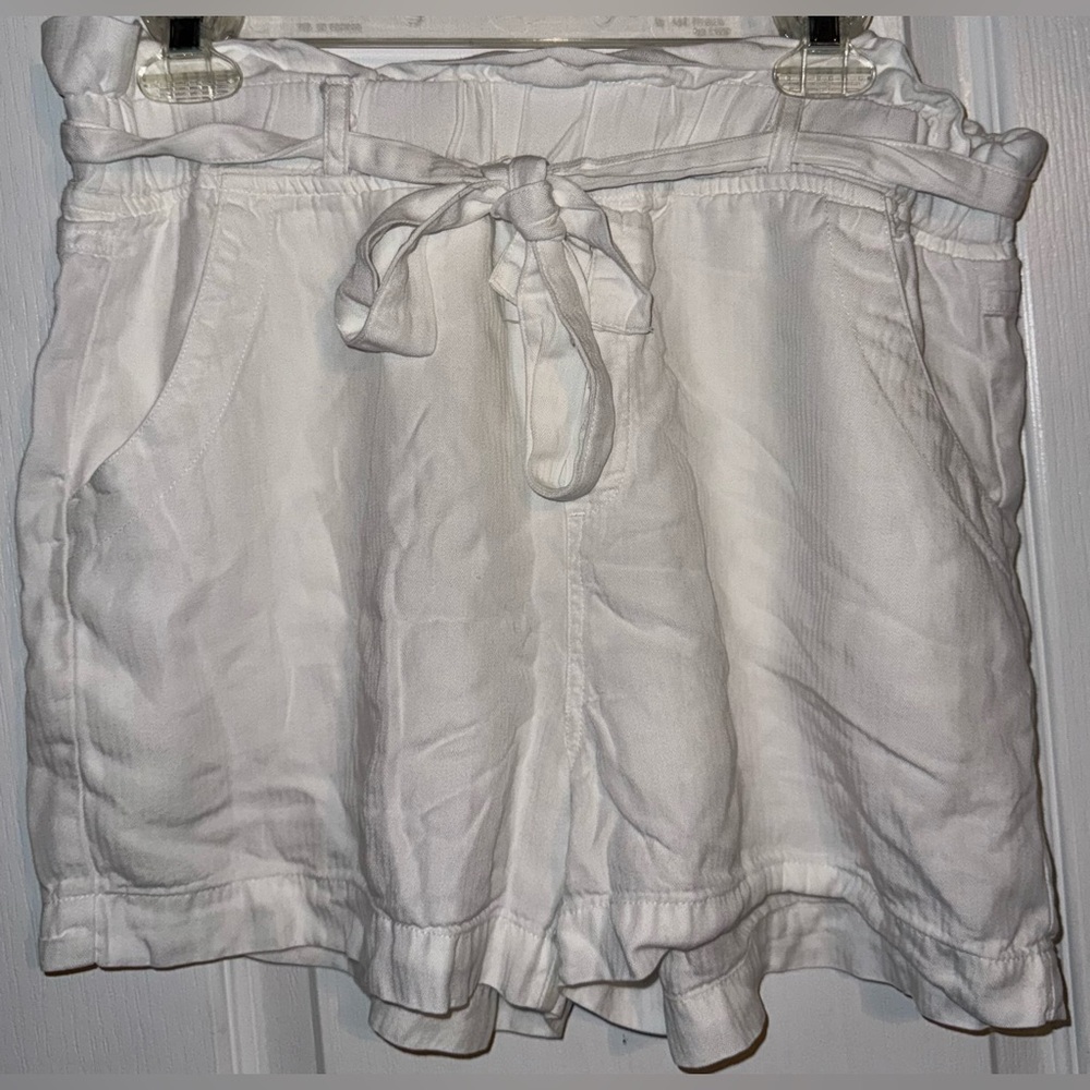 Thread & Supply White Paper Bag Waist Shorts Size M
